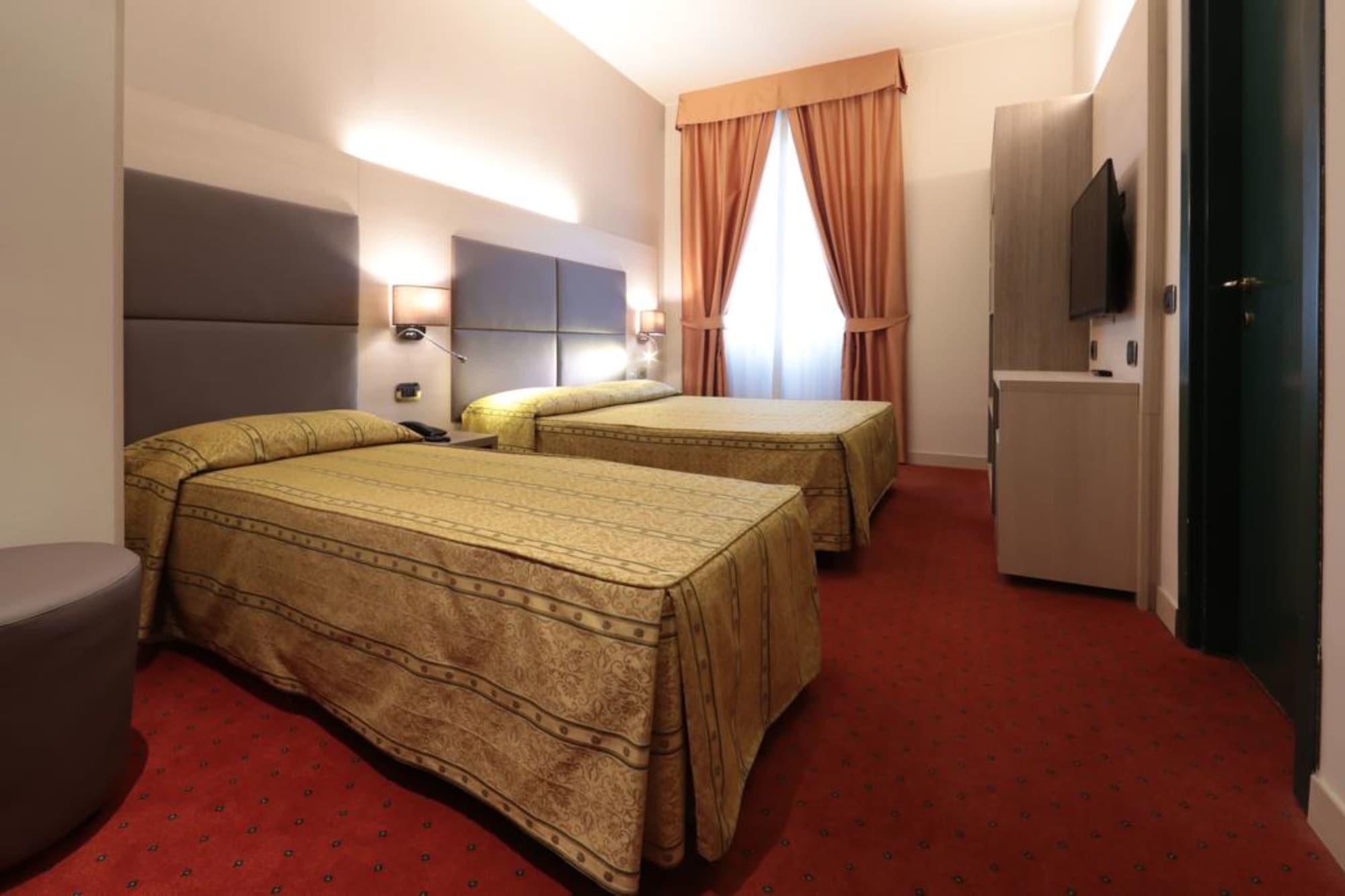 ホテル カンピオン ミラノ エクステリア 写真